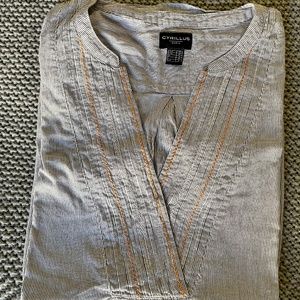 louse with v-neck embroidery